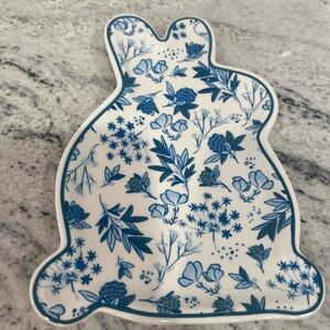 TAG BLUE FLORAL BUNNY RABBIT CERAMIC DISH
